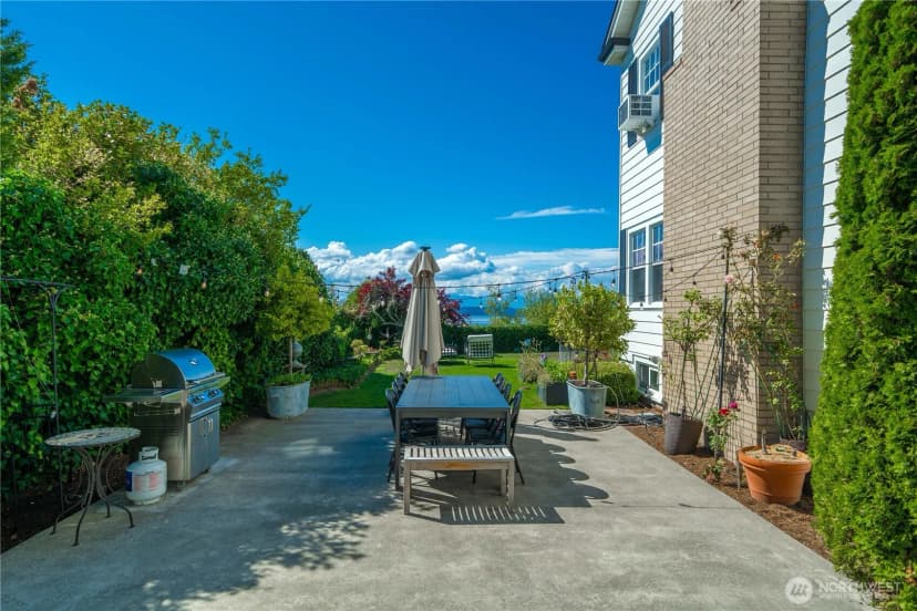 Property photo for 3233 Magnolia Boulevard W, Seattle photo 39