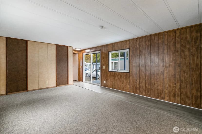Property photo for 2240 Peace Portal Drive #5, Blaine photo 6