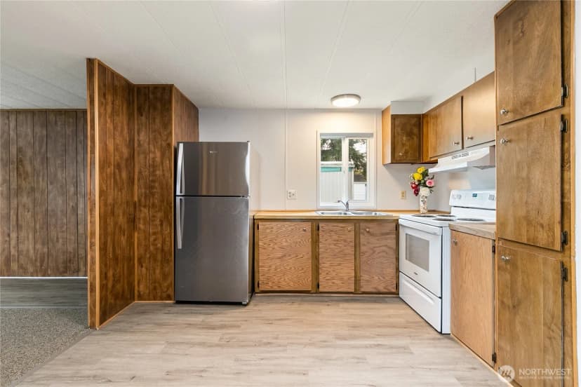 Property photo for 2240 Peace Portal Drive #5, Blaine photo 11