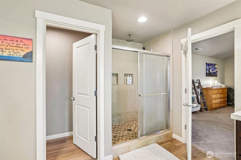 Property photo for 527 N Allen Creek Drive, Ridgefield photo 16
