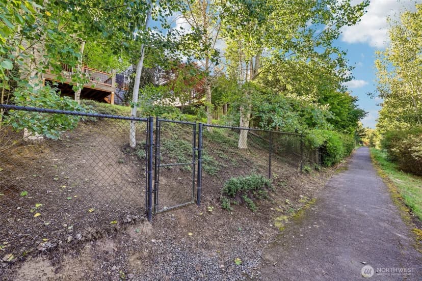 Property photo for 527 N Allen Creek Drive, Ridgefield photo 28