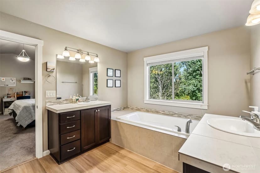 Property photo for 527 N Allen Creek Drive, Ridgefield photo 15