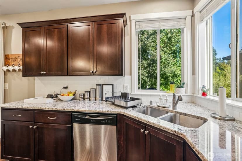 Property photo for 527 N Allen Creek Drive, Ridgefield photo 9