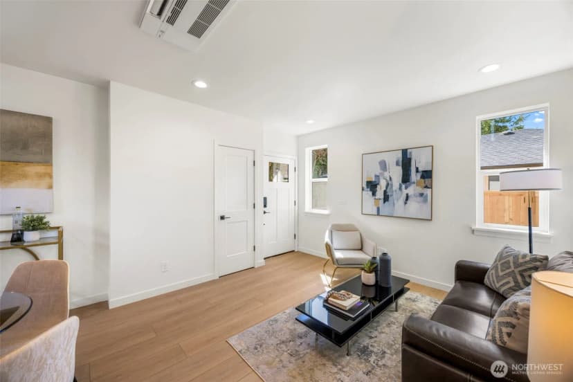 Property photo for 212 N 115th Street, Seattle photo 11