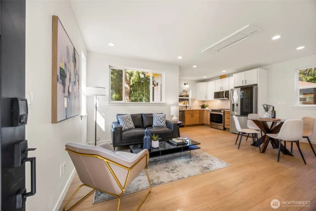 Property photo for 212 N 115th Street, Seattle photo 4