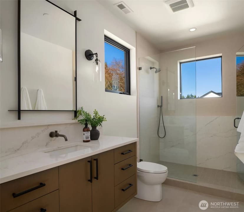 Property photo for 5330 Butterworth Road, Mercer Island photo 34