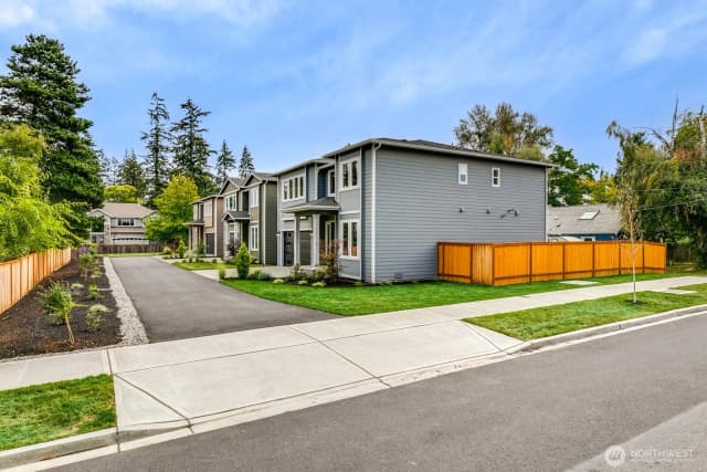 Property photo for 18554 Stone Avenue N, Shoreline photo 2