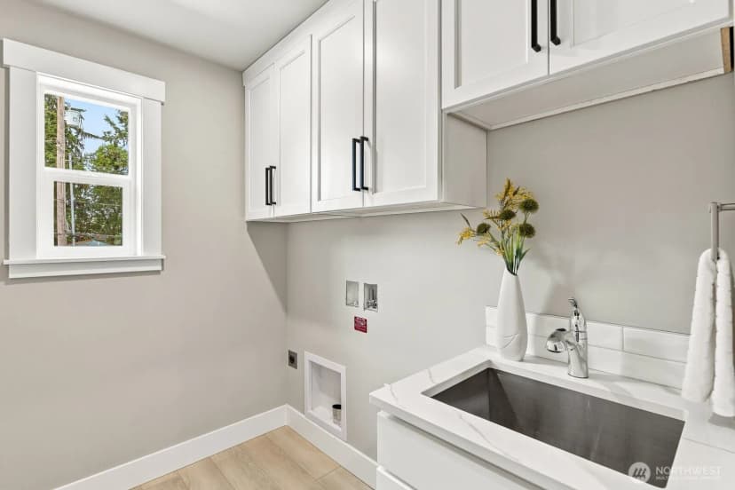 Property photo for 18554 Stone Avenue N, Shoreline photo 30