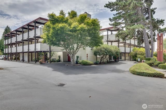 Property photo for 8516 196th Street Sw #105, Edmonds photo 2