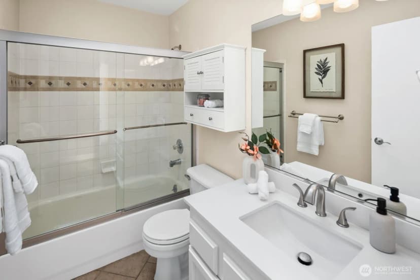 Property photo for 4314 Ne 6th Place, Renton photo 32