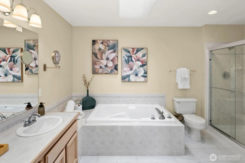 Property photo for 4314 Ne 6th Place, Renton photo 27