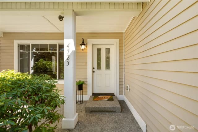 Property photo for 4523 Se Bakken Court, Port Orchard photo 2