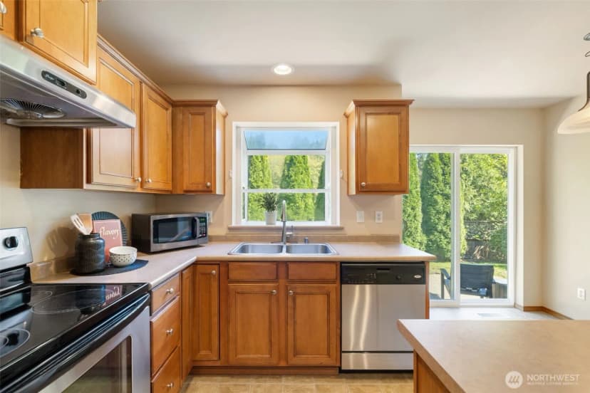 Property photo for 4523 Se Bakken Court, Port Orchard photo 8