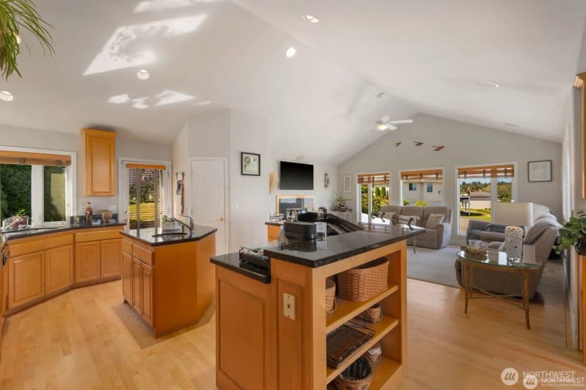 Property photo for 30822 36th Court Sw, Federal Way photo 15