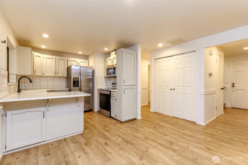 Property photo for 28803 184th Place Se, Kent photo 11