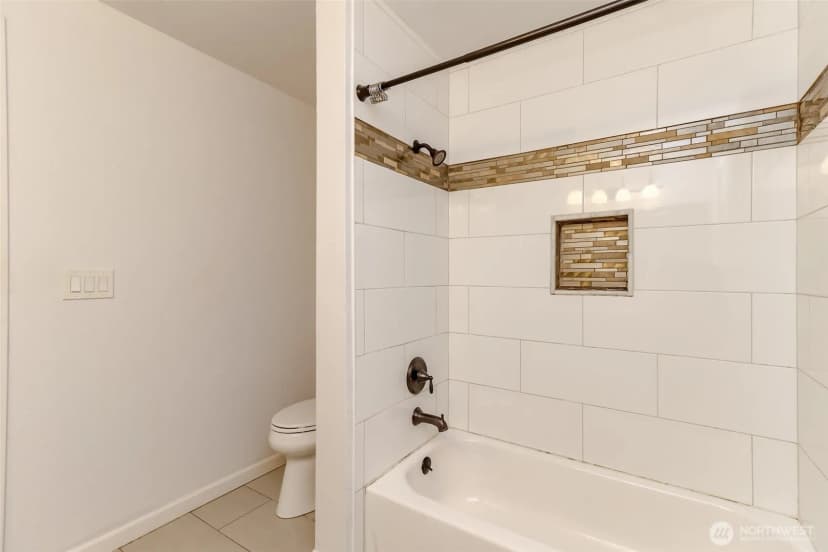 Property photo for 28803 184th Place Se, Kent photo 18