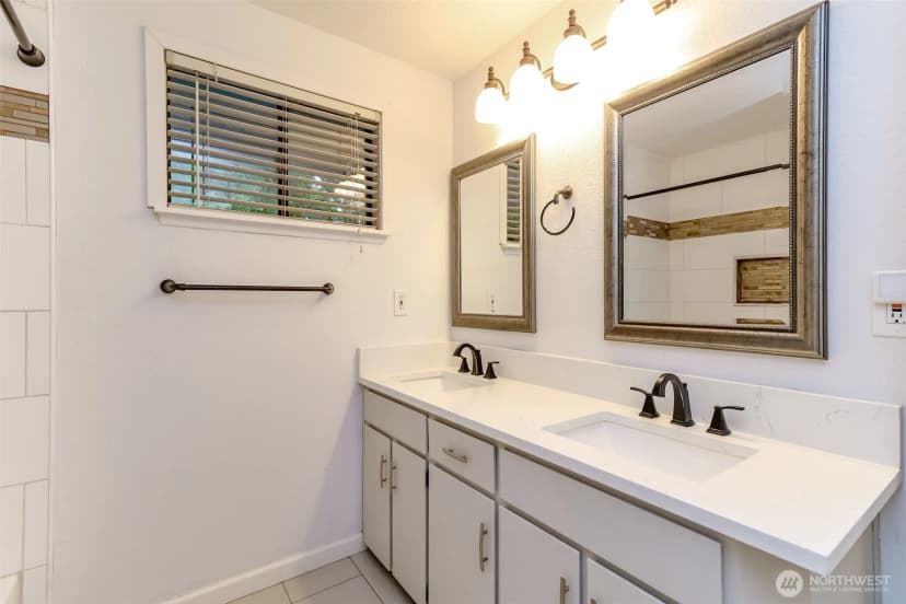Property photo for 28803 184th Place Se, Kent photo 17
