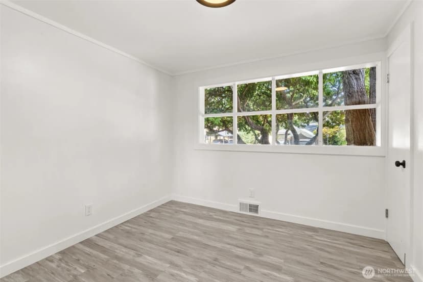 Property photo for 8518 Mount Tacoma Drive Sw, Lakewood photo 12