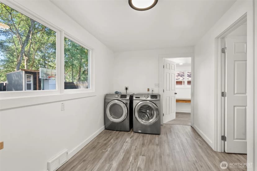 Property photo for 8518 Mount Tacoma Drive Sw, Lakewood photo 14