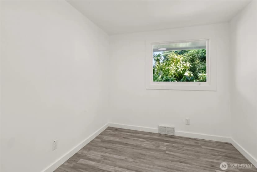 Property photo for 8518 Mount Tacoma Drive Sw, Lakewood photo 11