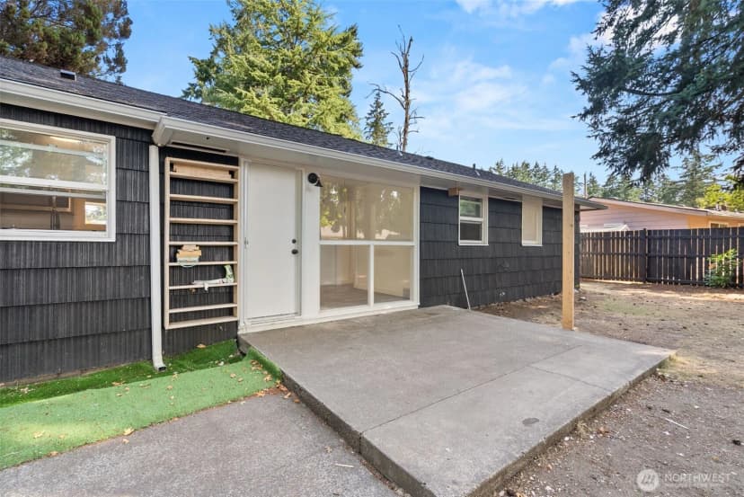 Property photo for 8518 Mount Tacoma Drive Sw, Lakewood photo 18