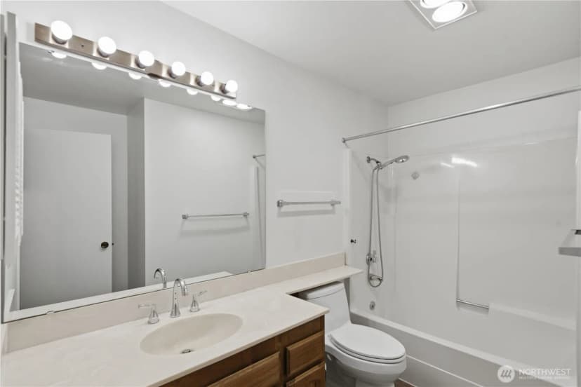 Property photo for 717 122nd Avenue Ne #b2, Bellevue photo 27