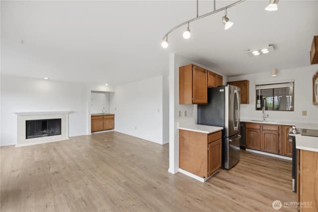 Property photo for 717 122nd Avenue Ne #b2, Bellevue photo 4