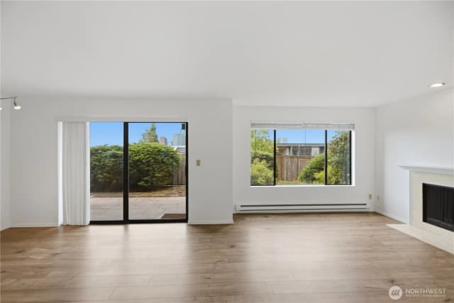Property photo for 717 122nd Avenue Ne #b2, Bellevue photo 3