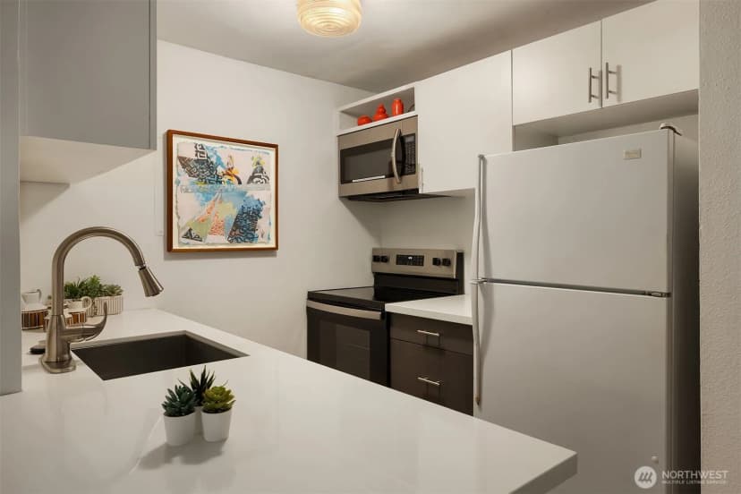 Property photo for 720 Lakeside Avenue S #106, Seattle photo 6