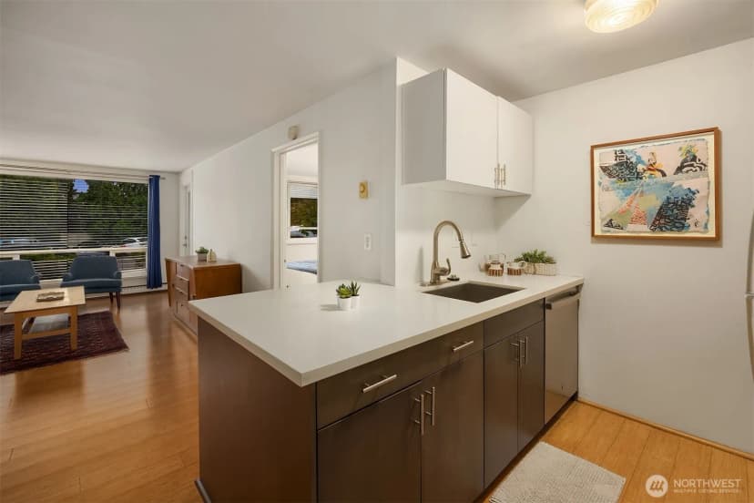 Property photo for 720 Lakeside Avenue S #106, Seattle photo 3