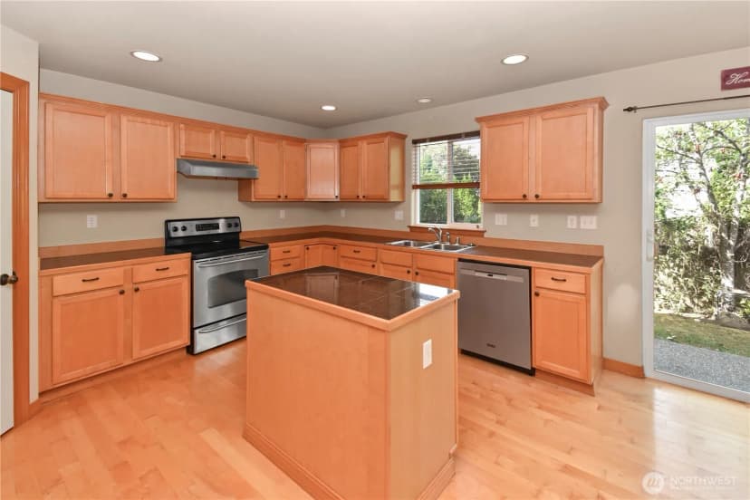 Property photo for 11709 1st Place Se, Lake Stevens photo 18