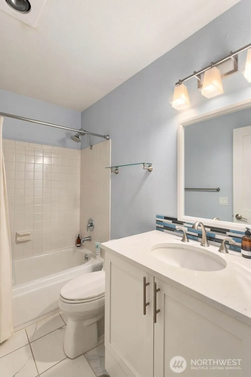 Property photo for 17113 93rd Avenue Ne #b-6, Kirkland photo 9