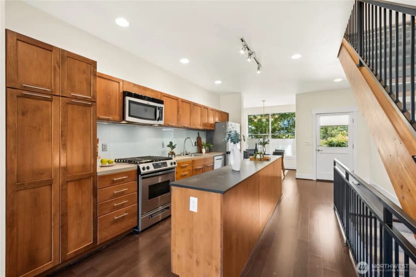 Property photo for 2804 S Columbian Way, Seattle photo 5