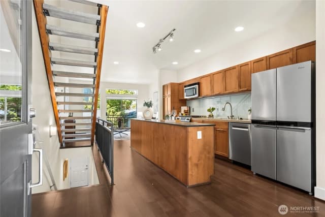 Property photo for 2804 S Columbian Way, Seattle photo 4