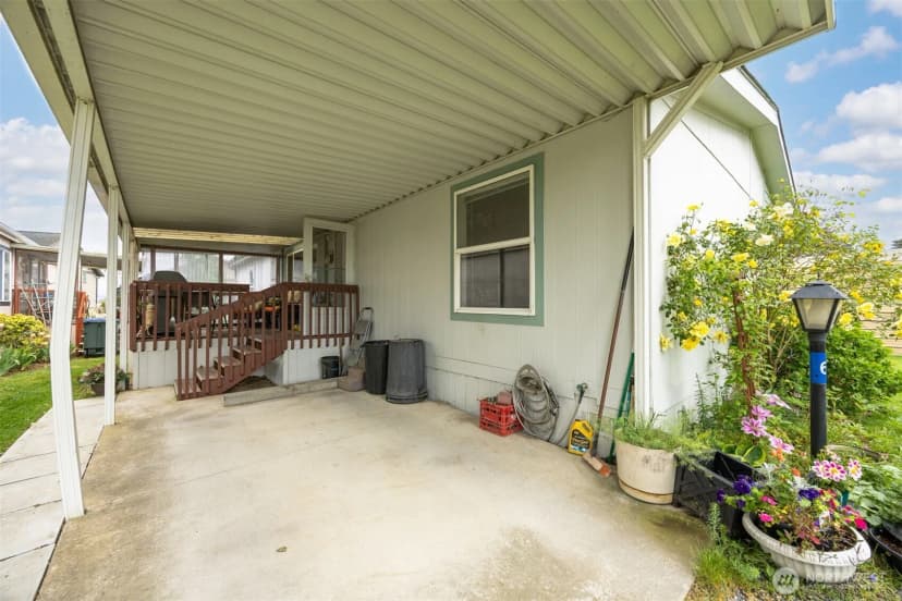 Property photo for 380 E Pole Road #6, Lynden photo 2