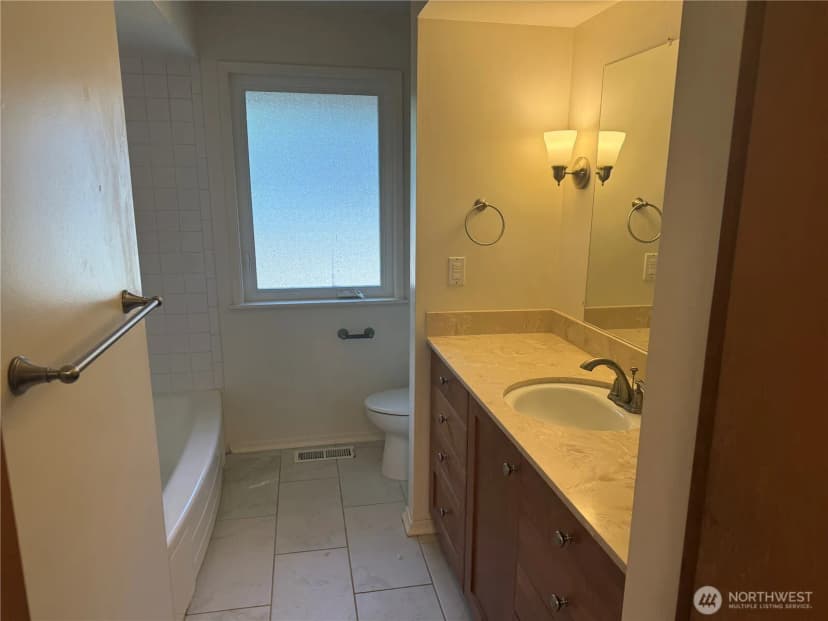 Property photo for 17421 Ne 11th Street, Bellevue photo 31