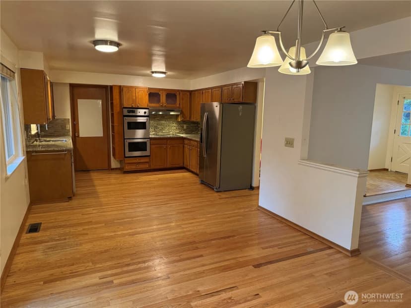 Property photo for 17421 Ne 11th Street, Bellevue photo 12