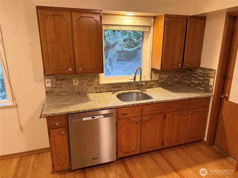 Property photo for 17421 Ne 11th Street, Bellevue photo 14
