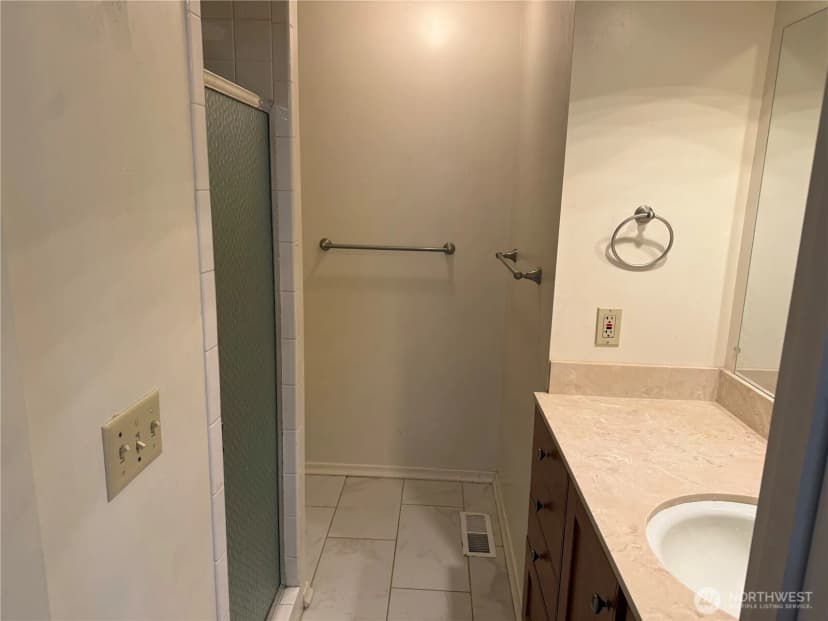 Property photo for 17421 Ne 11th Street, Bellevue photo 25