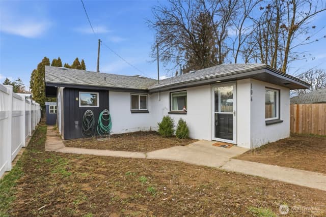 Property photo for 104 W Adams W, Harrington photo 3