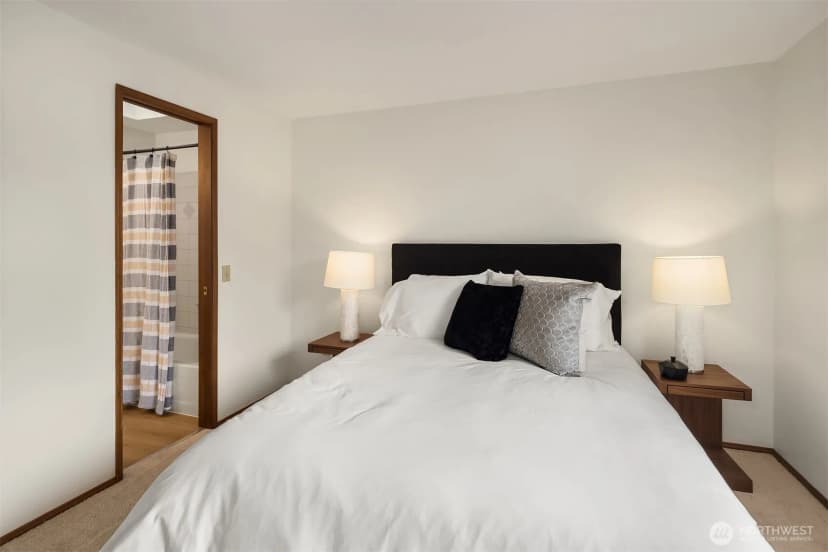 Property photo for 6049 33rd Avenue Ne, Seattle photo 15
