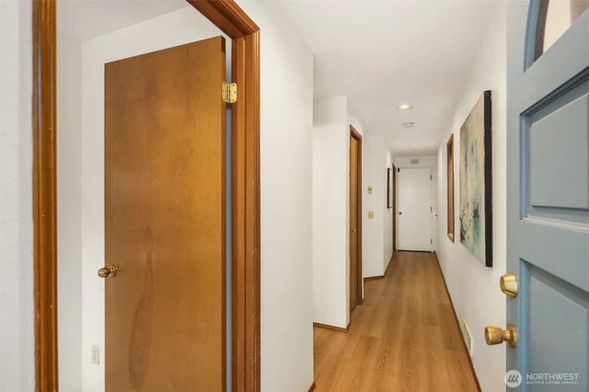 Property photo for 6049 33rd Avenue Ne, Seattle photo 3