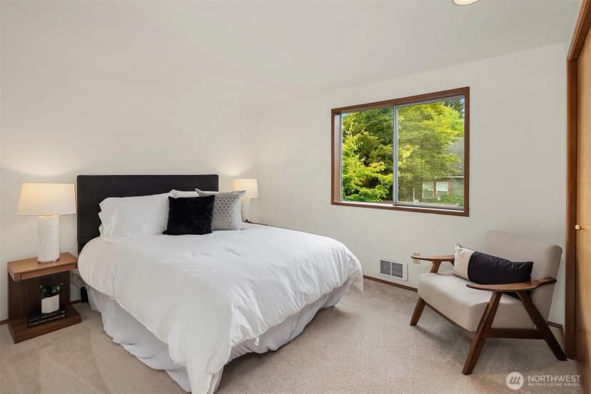 Property photo for 6049 33rd Avenue Ne, Seattle photo 14