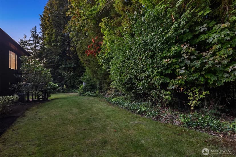 Property photo for 7723 168th Place Sw, Edmonds photo 36