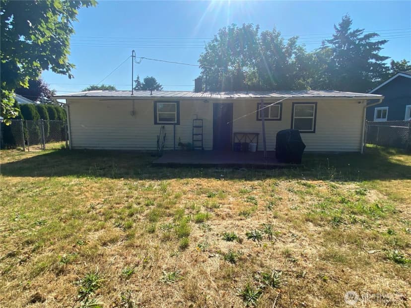 Property photo for 10204 47th Avenue Sw, Lakewood photo 10
