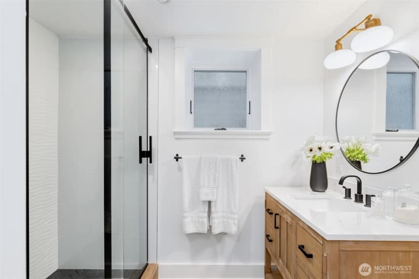 Property photo for 1743 26th Avenue E, Seattle photo 30