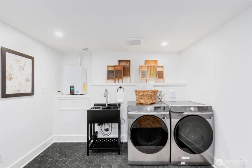 Property photo for 1743 26th Avenue E, Seattle photo 31