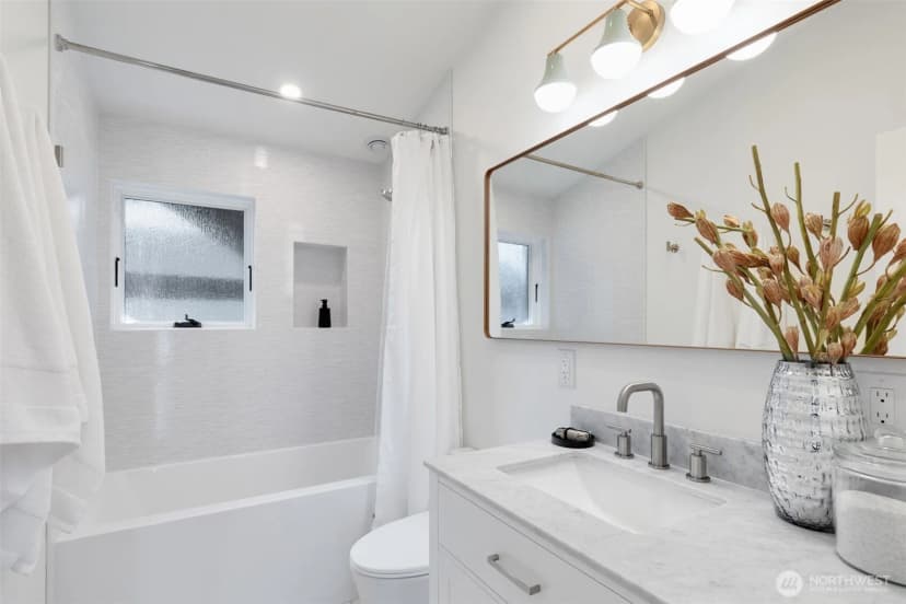 Property photo for 1743 26th Avenue E, Seattle photo 25