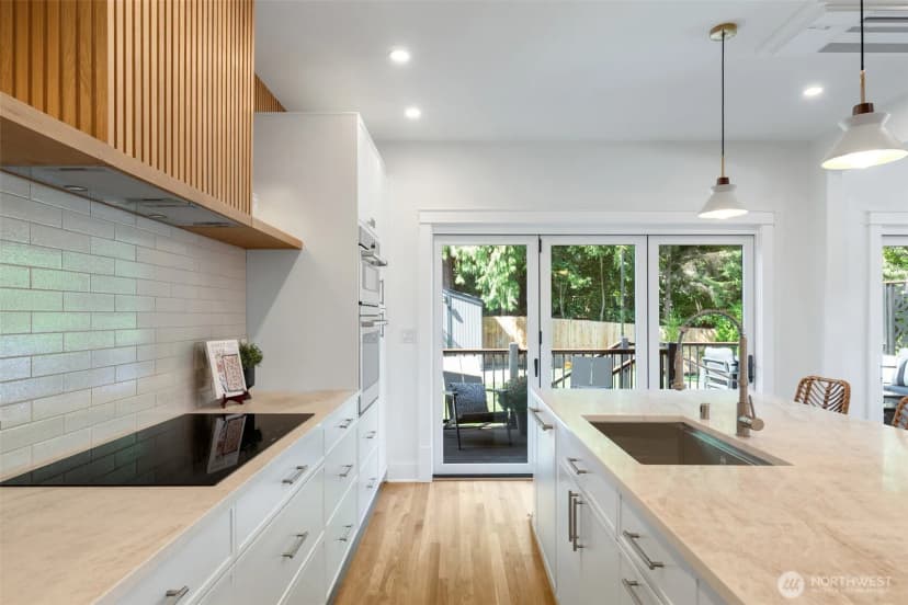 Property photo for 1743 26th Avenue E, Seattle photo 13