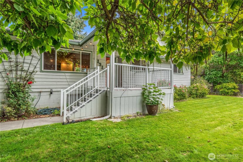 Property photo for 1216 4th Street, Wenatchee photo 4